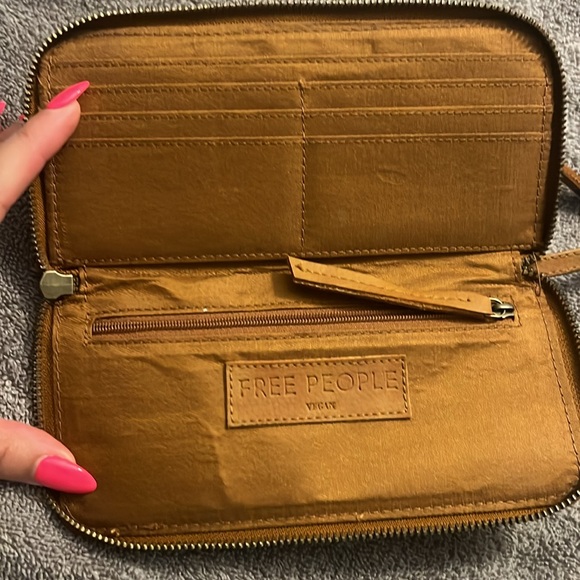 Free People wallet/wristlet camel color - Picture 2 of 3